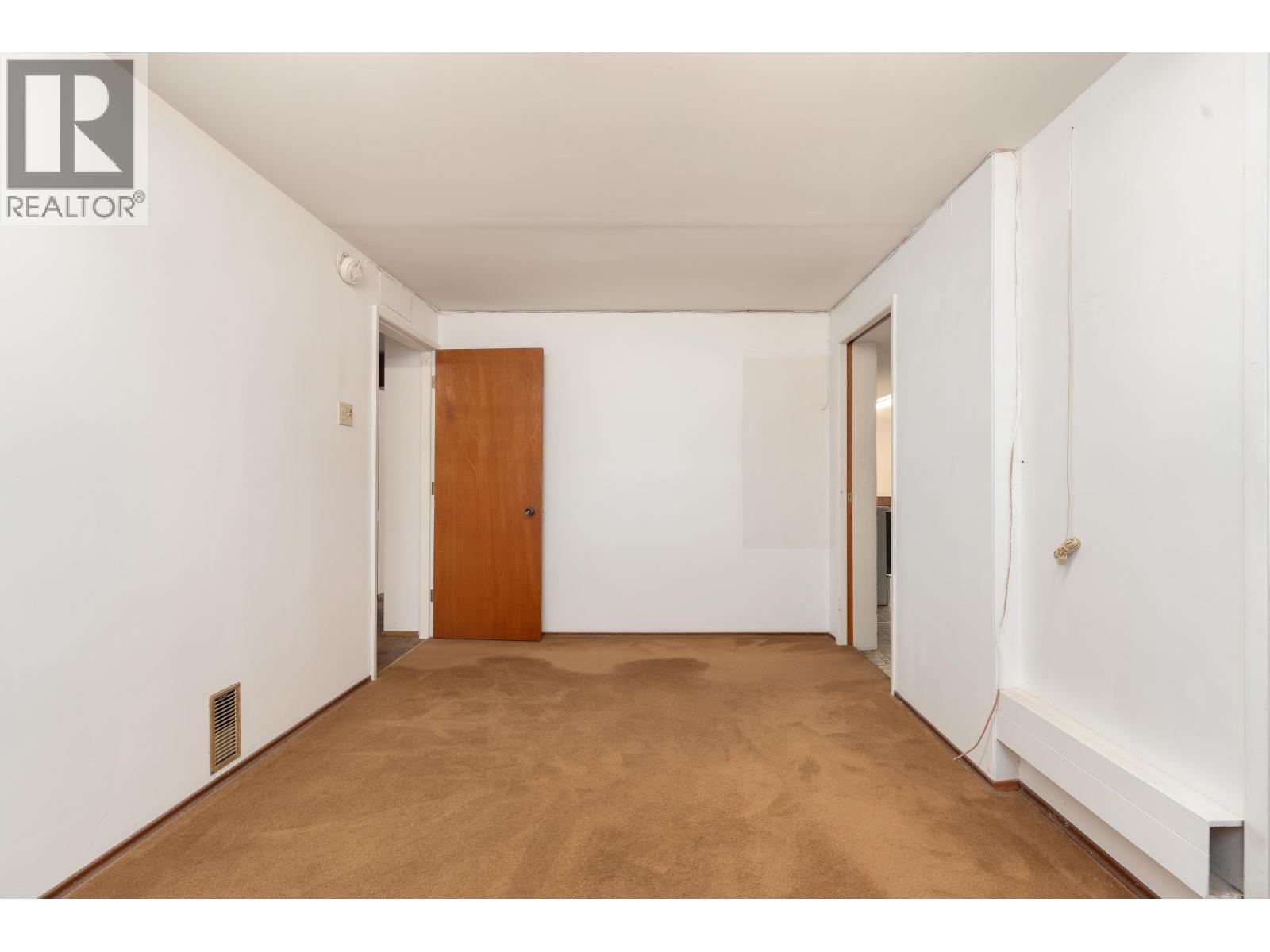 4561 MANOR STREET, Vancouver