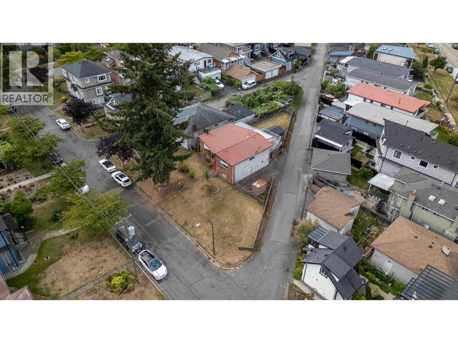 4561 MANOR STREET, Vancouver