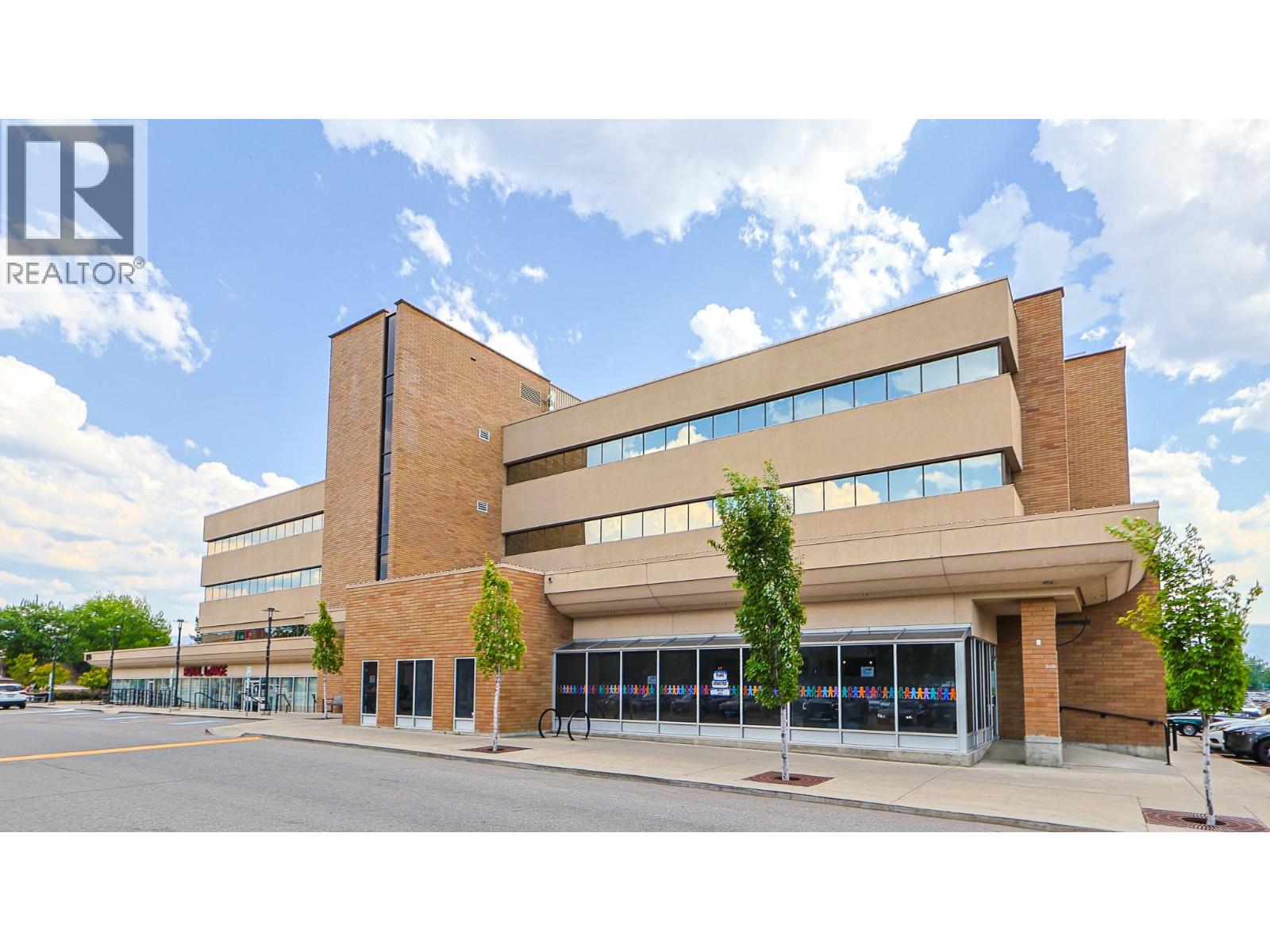 209 1890 Cooper Road, Kelowna