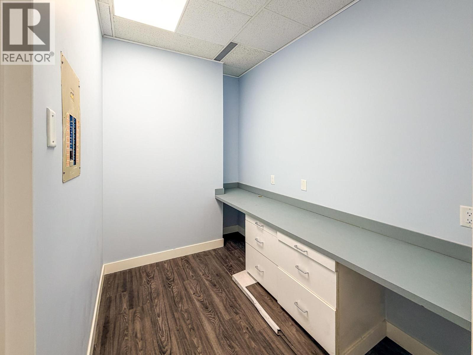 209 1890 Cooper Road, Kelowna