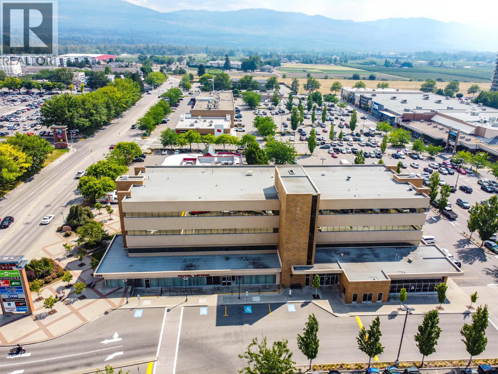 209 1890 Cooper Road, Kelowna