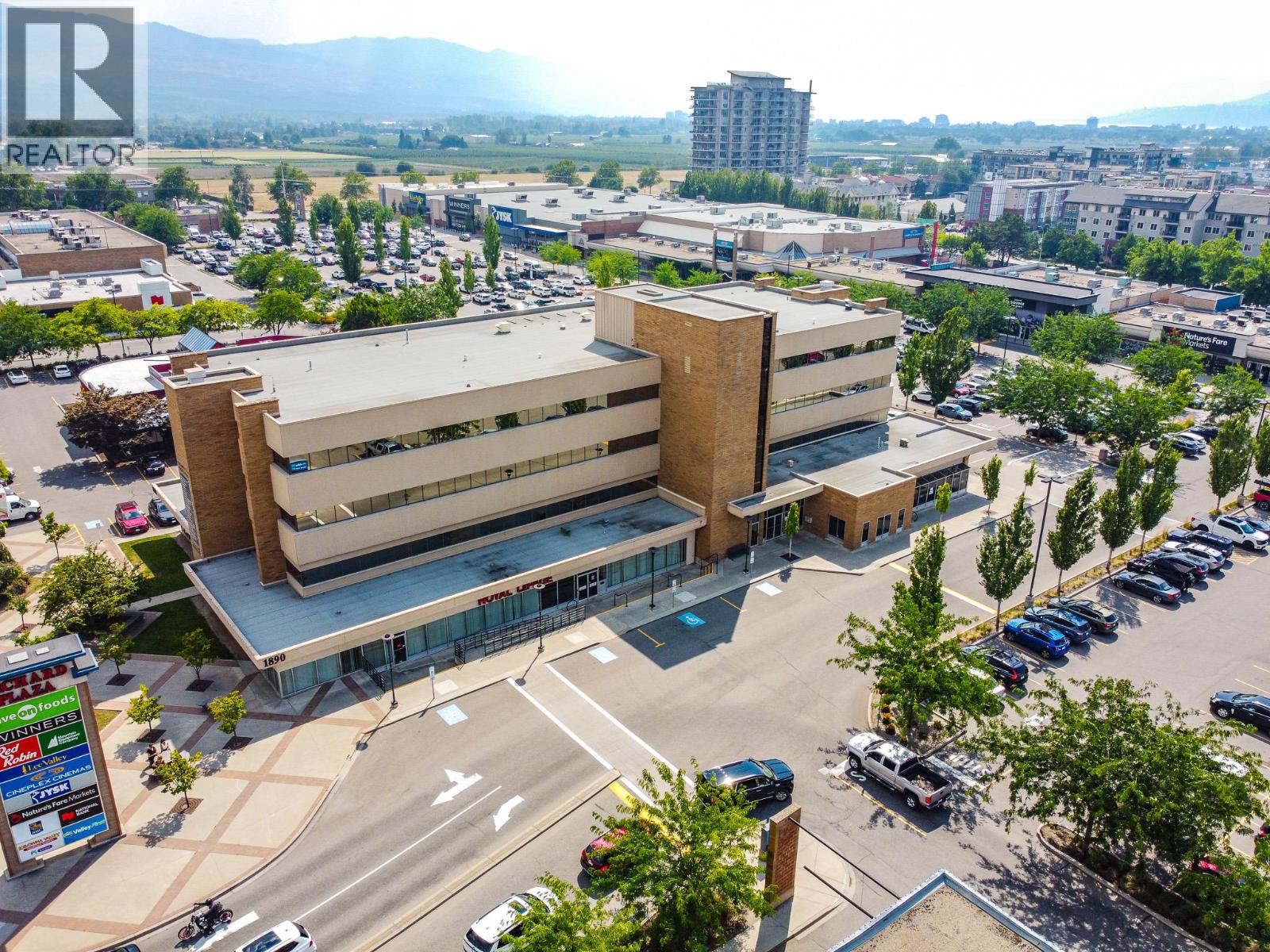 209 1890 Cooper Road, Kelowna