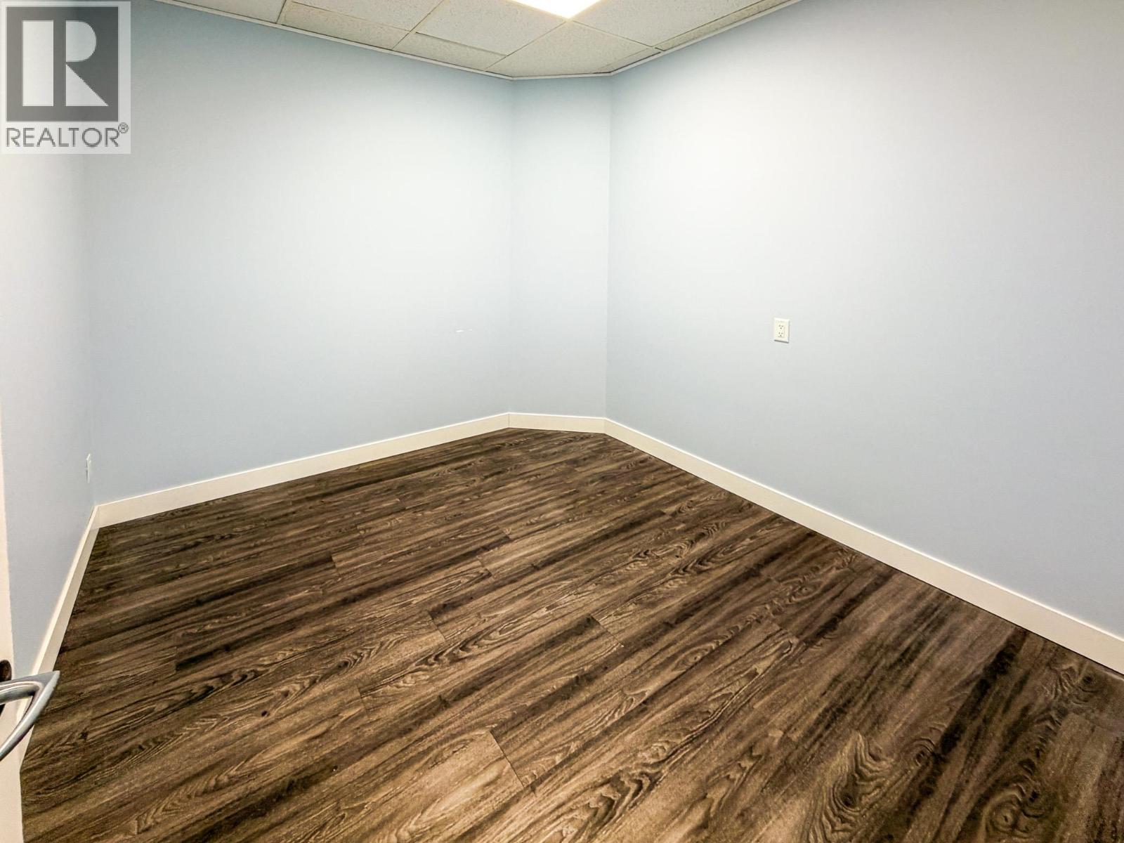 209 1890 Cooper Road, Kelowna