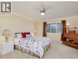 Living room - 2087 James White Blvd, Sidney, BC V8L4G5 Photo 11
