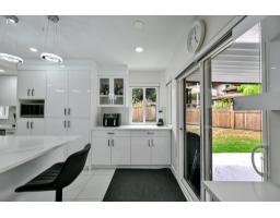 12925 65 Avenue, Surrey, BC V3W9H4 Photo 9