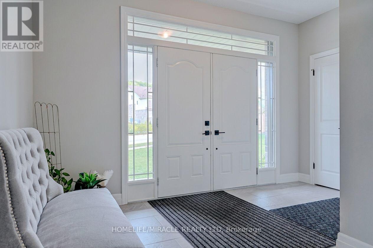 249 Ladyslipper Drive, Waterloo, Ontario, N2V0H5, Waterloo, Ontario — photo 2 of 5