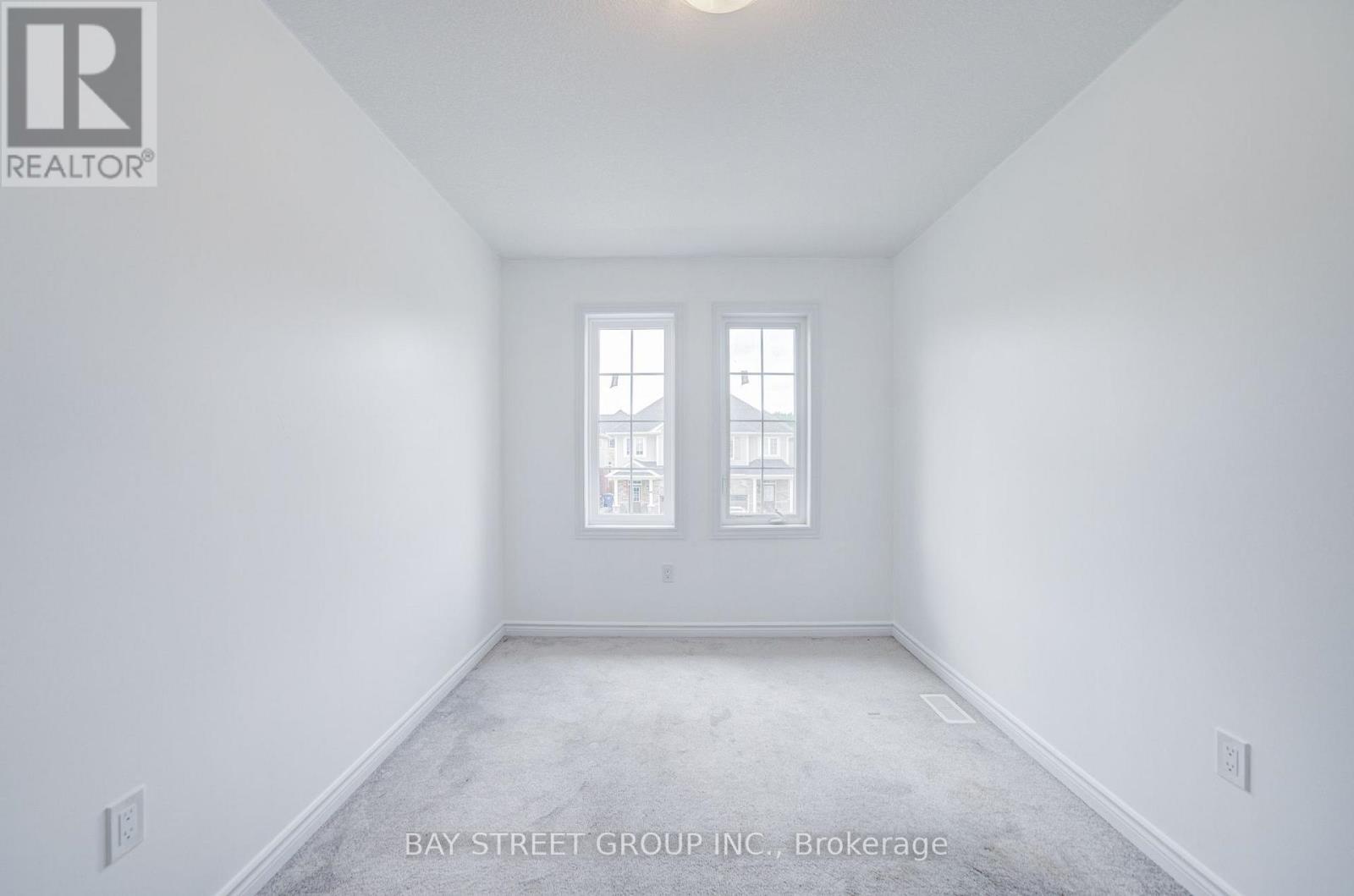 10 ELSEGOOD DRIVE - 34