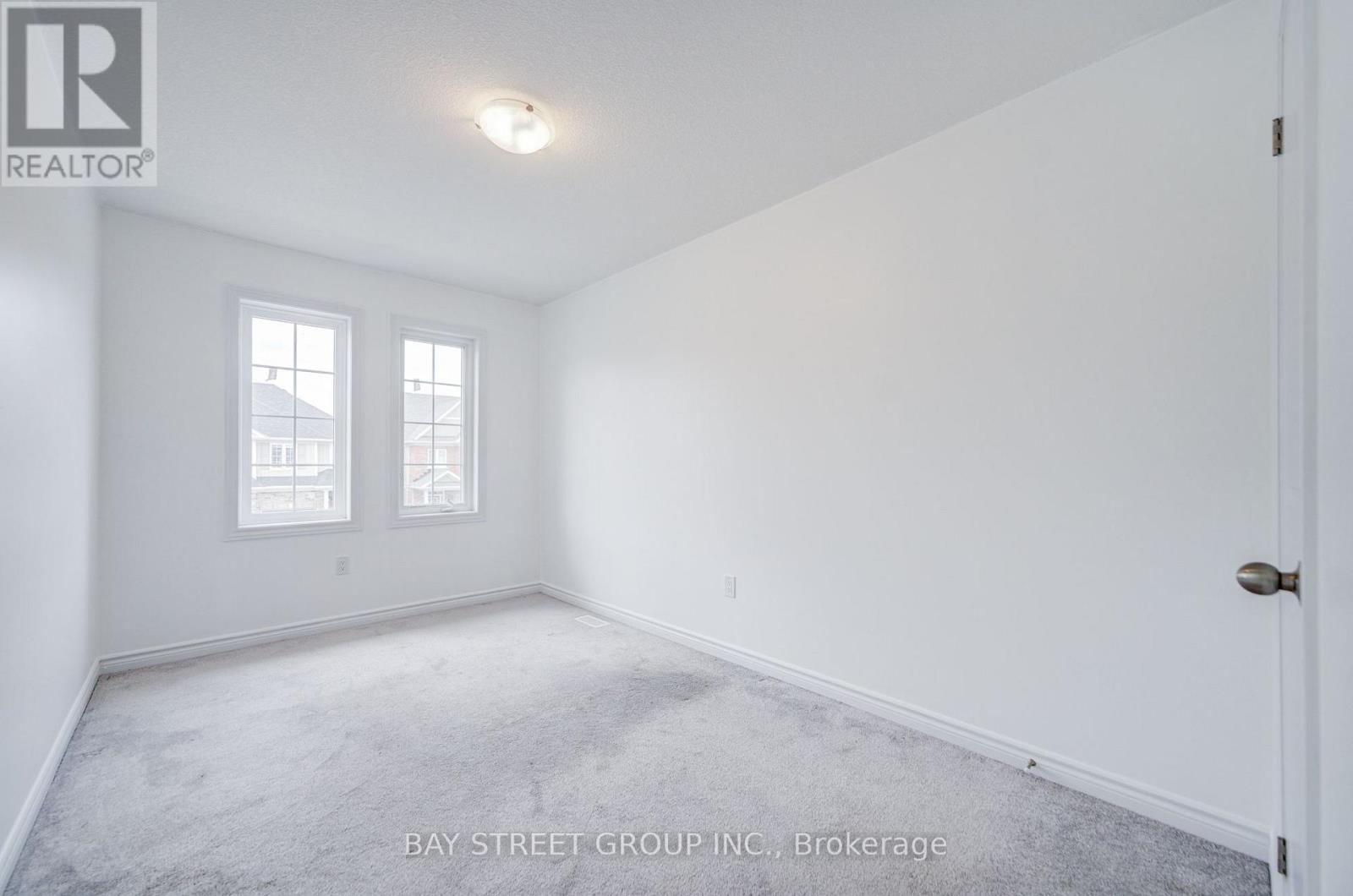 10 ELSEGOOD DRIVE - 33