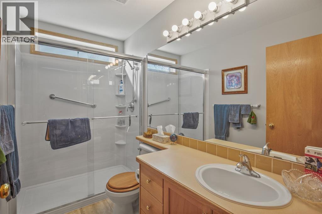 Listing photo – 73 Darling Crescent, Red Deer
