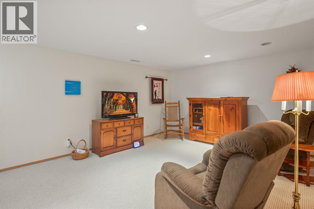 Listing photo – 73 Darling Crescent, Red Deer