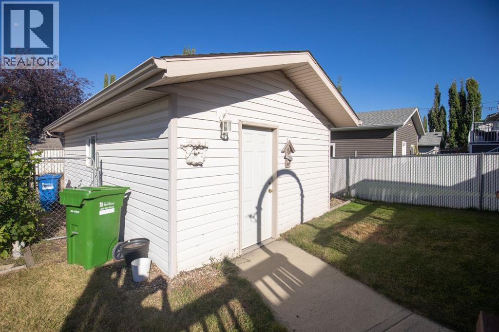 Listing photo – 73 Darling Crescent, Red Deer