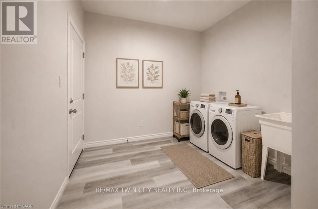 48 MAIN STREET E - 22