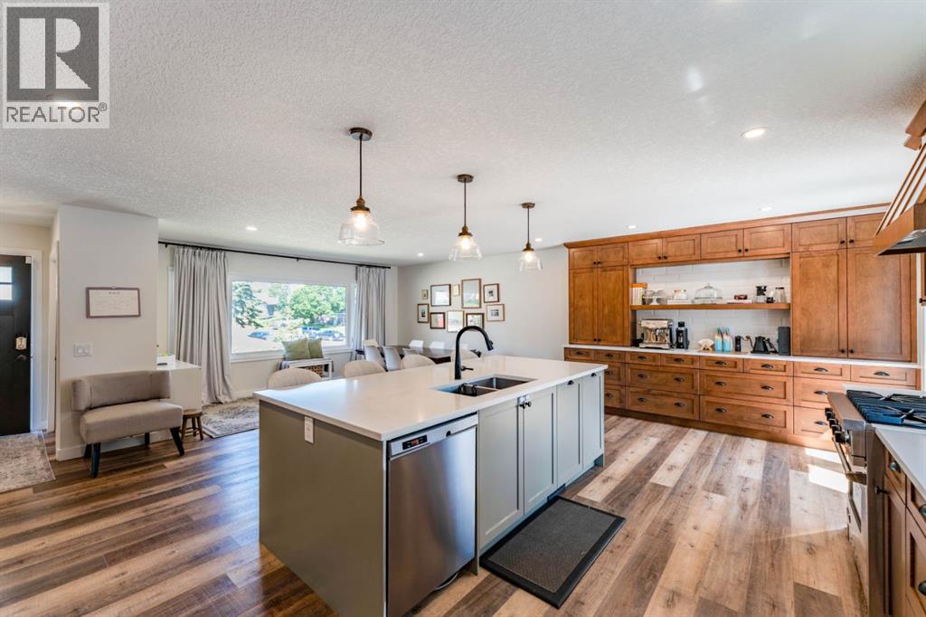 1004 Huntercove Place Northwest, Calgary, Alberta, T2K4S3, Calgary, Alberta — photo 4 of 5