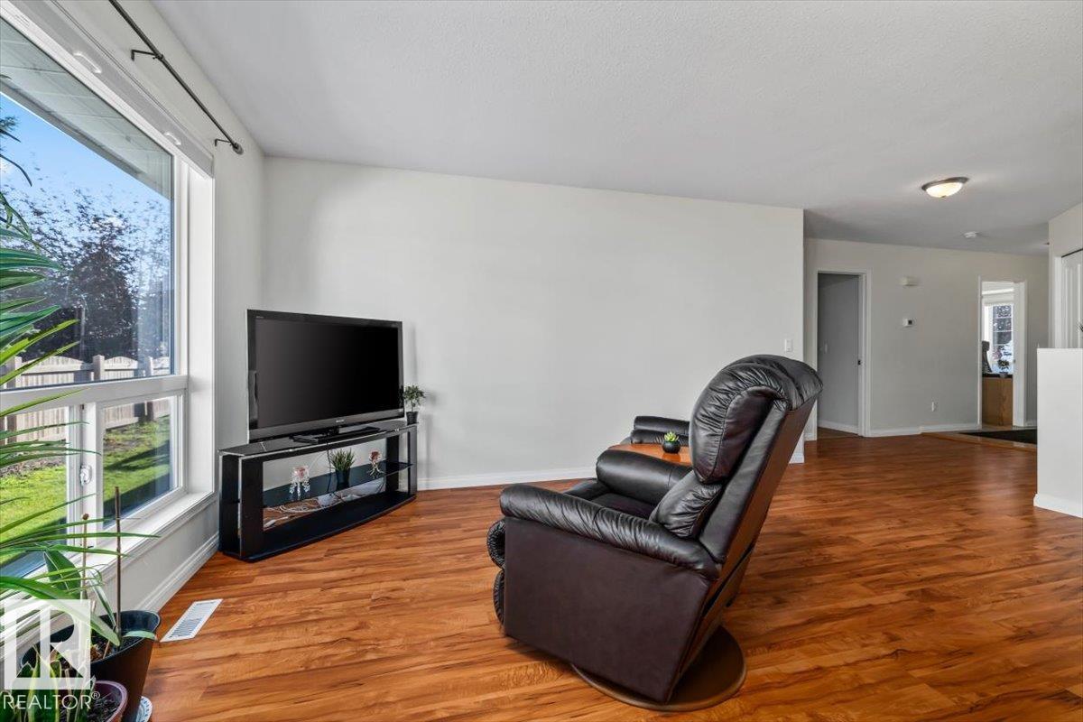 #92 13320 124 ST NW - 8