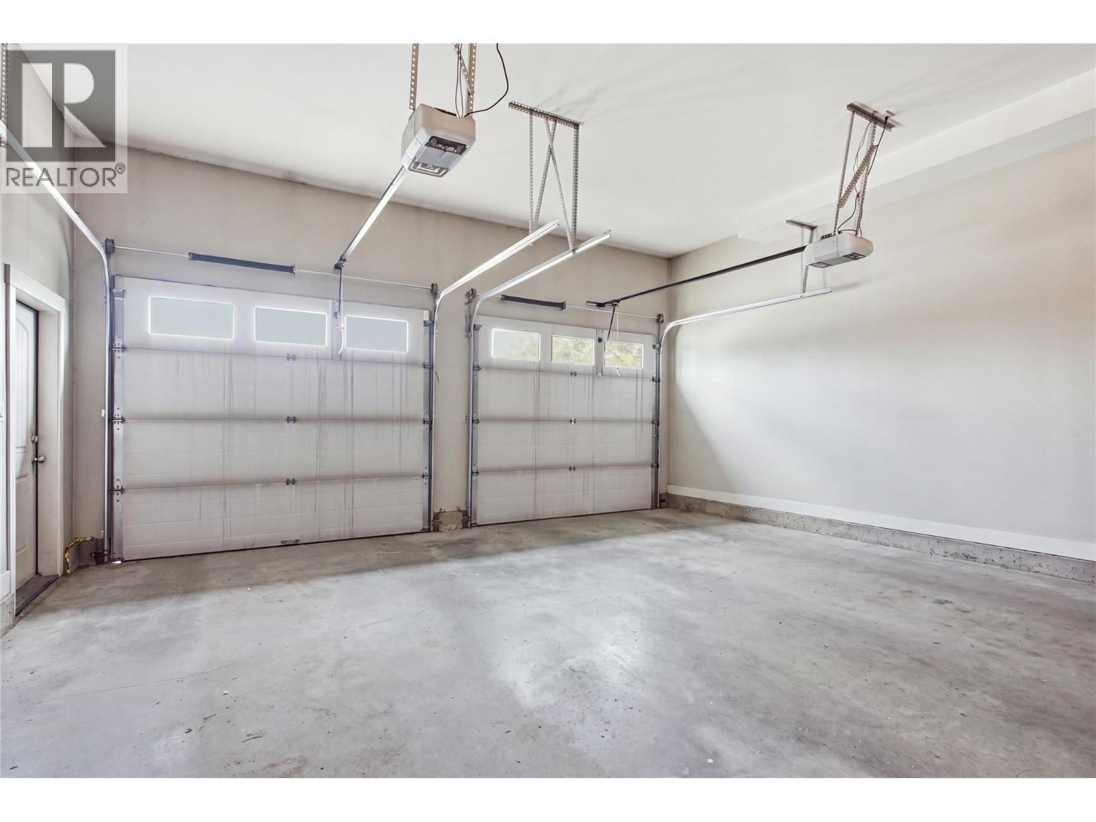 1551 Cowan Way - 32