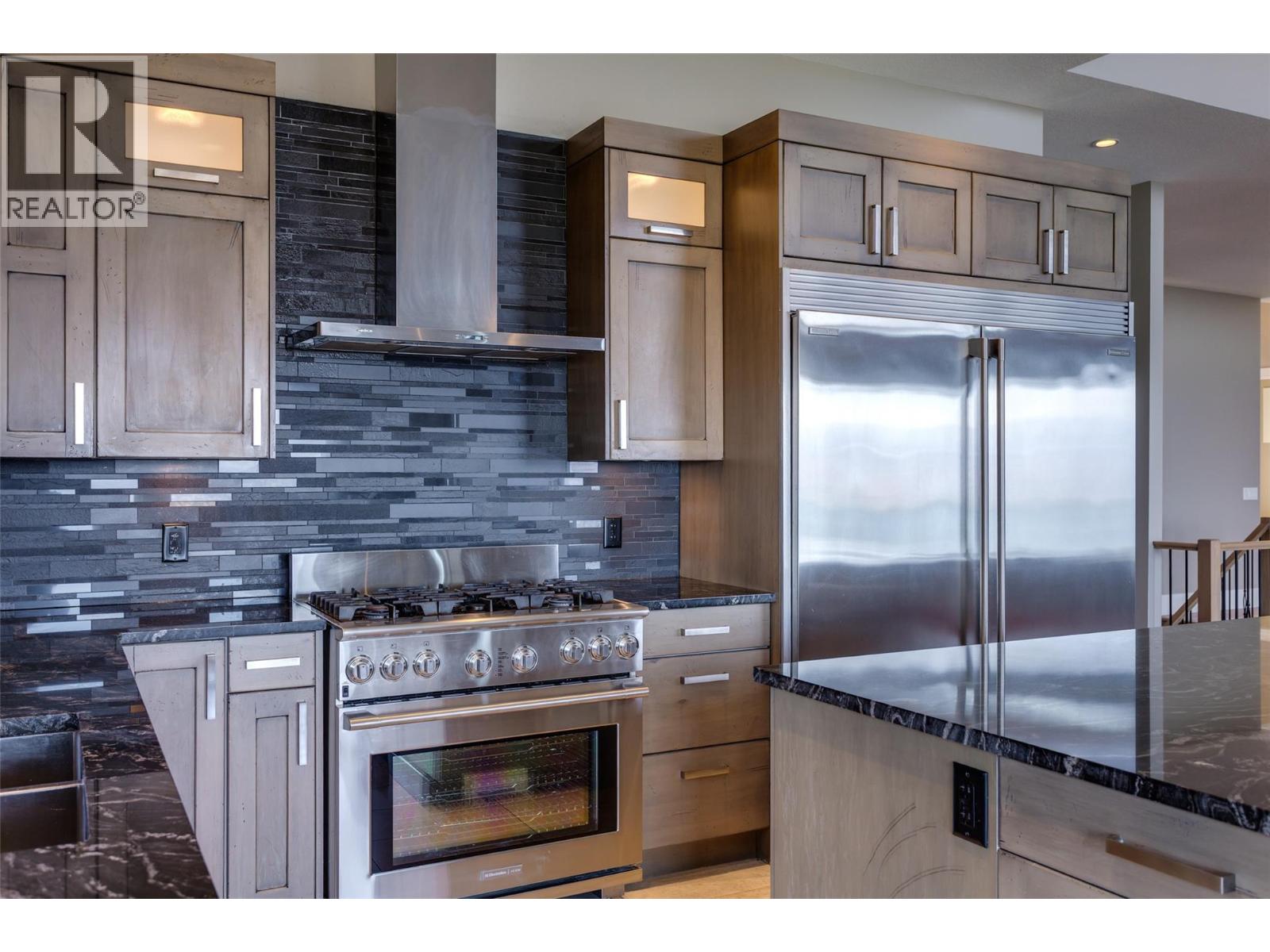 1002 Hewetson Avenue, Kelowna