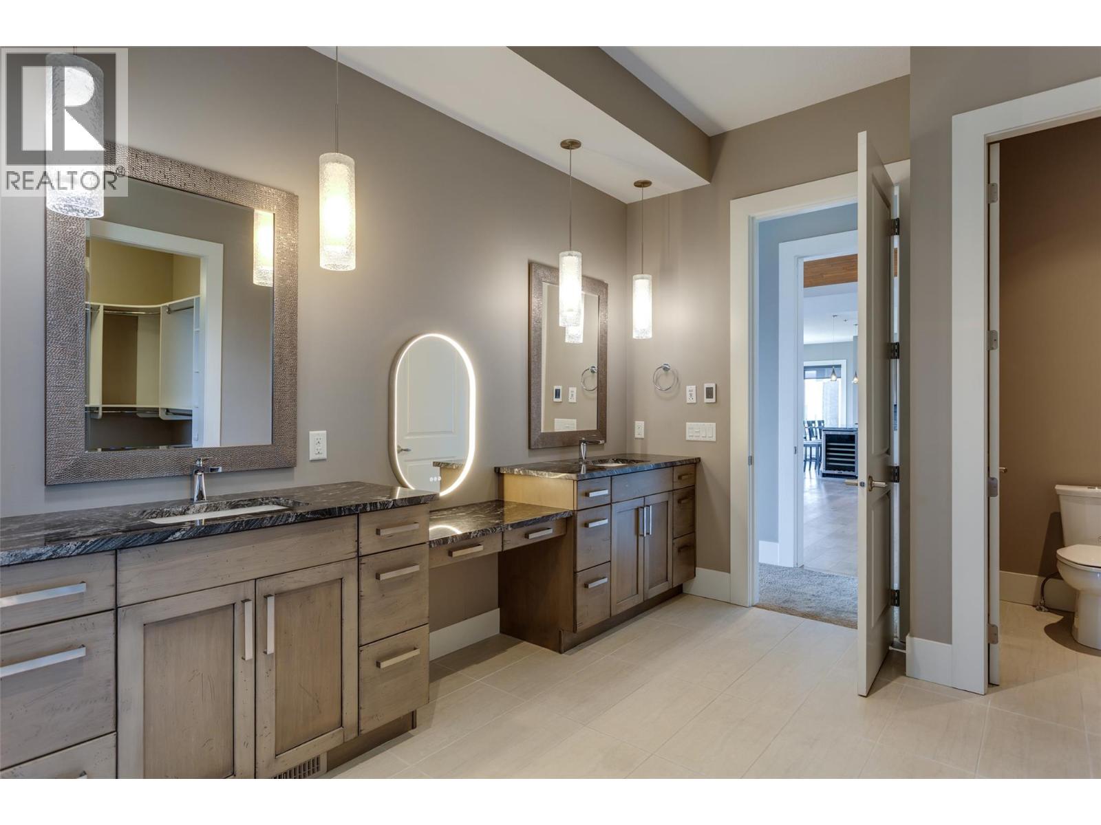 1002 Hewetson Avenue, Kelowna
