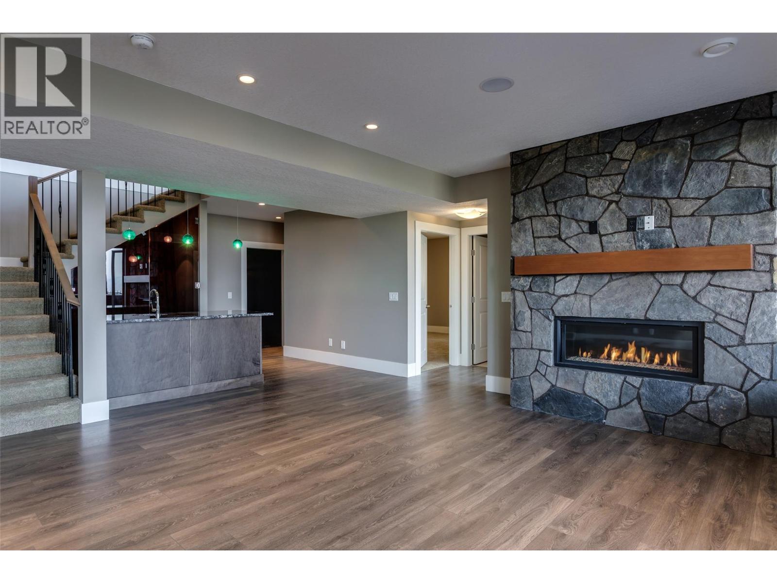1002 Hewetson Avenue, Kelowna