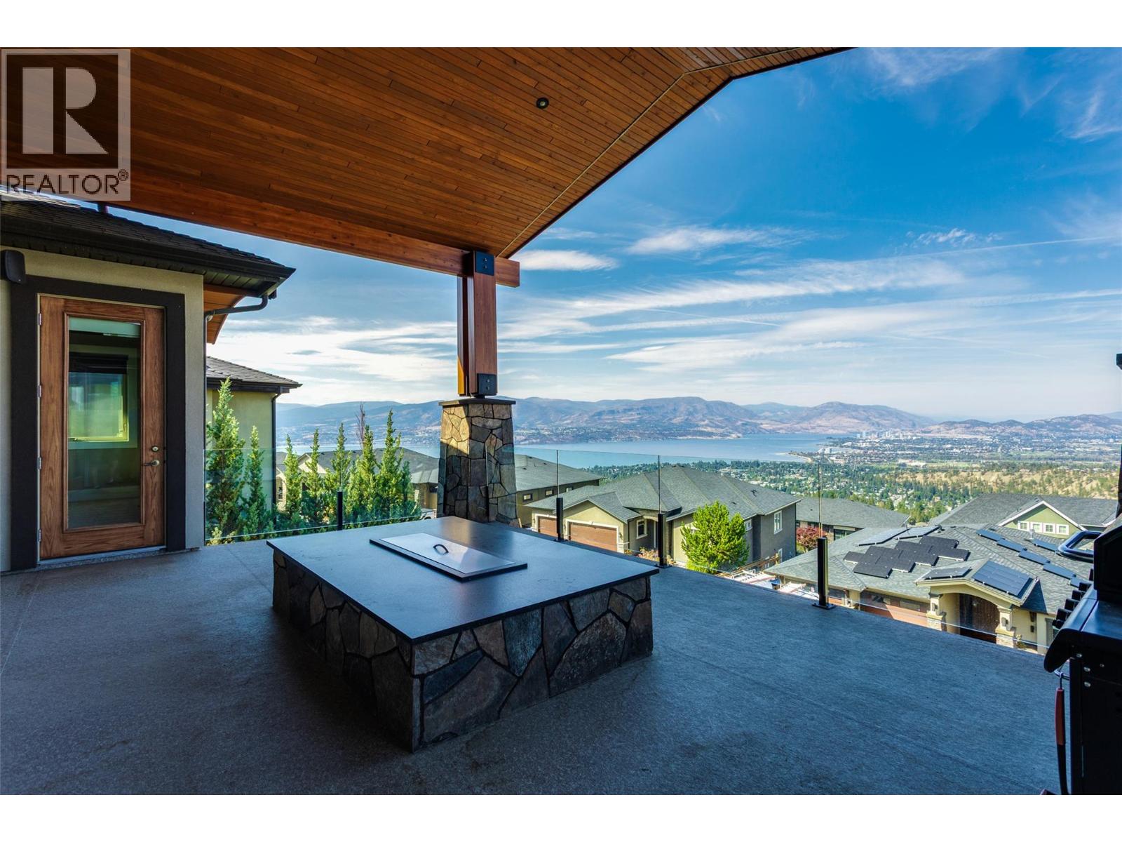 1002 Hewetson Avenue, Kelowna