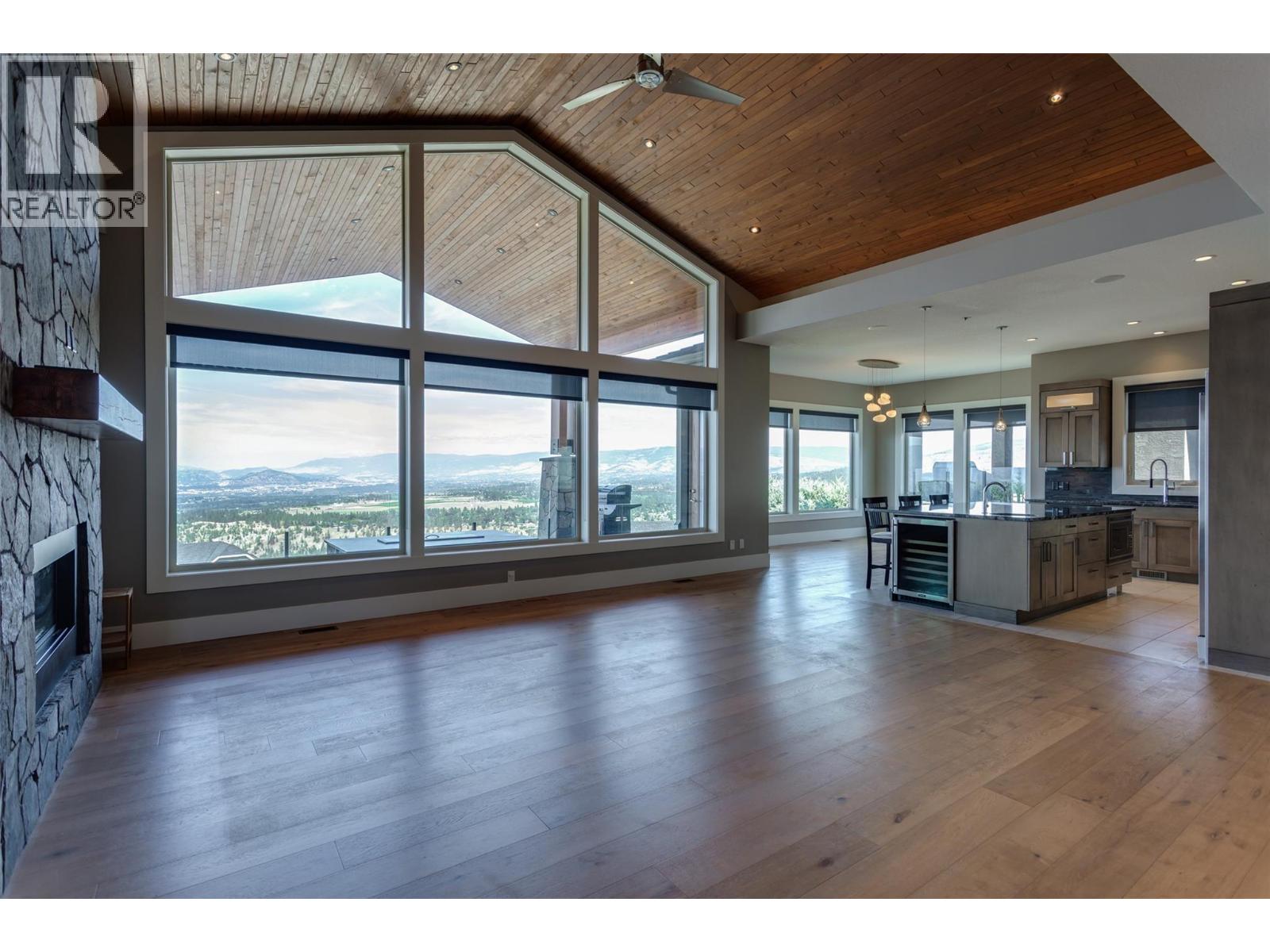 1002 Hewetson Avenue, Kelowna