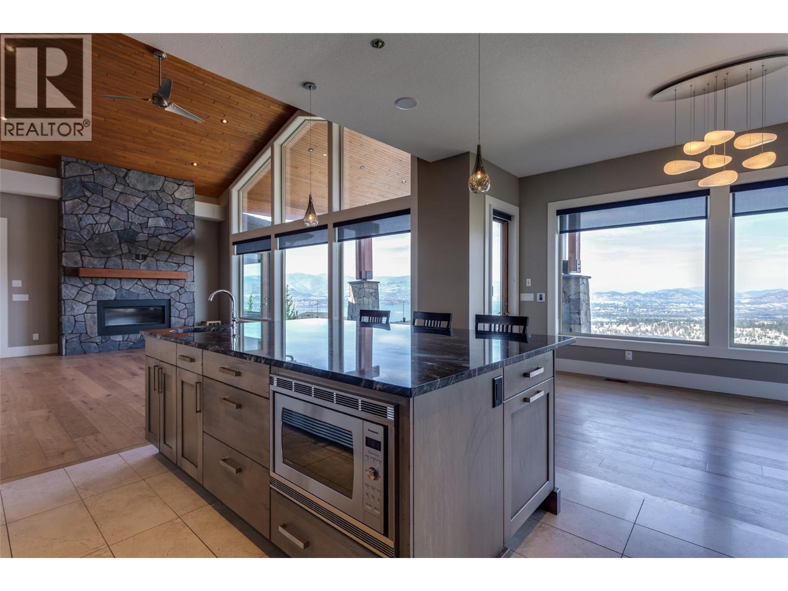 1002 Hewetson Avenue, Kelowna