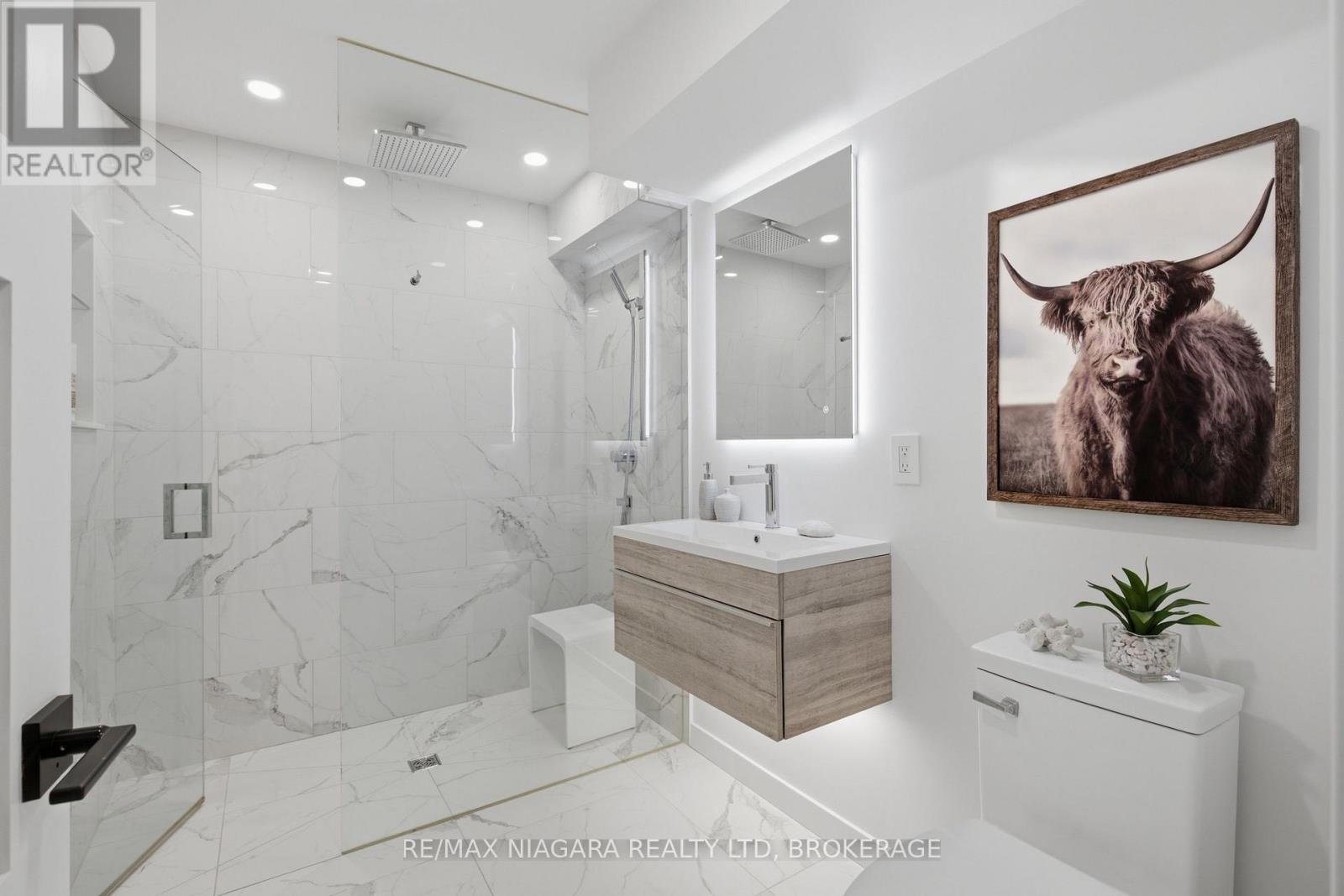 15 COZOCAR CRESCENT - 11