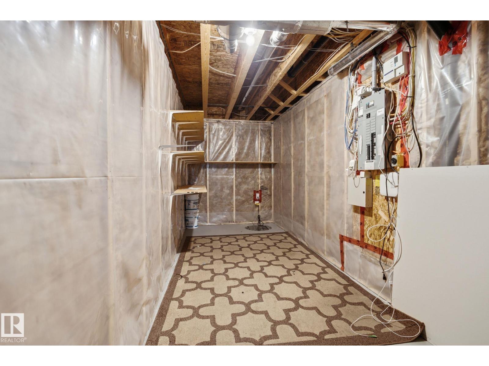 16822 52 ST NW - 29