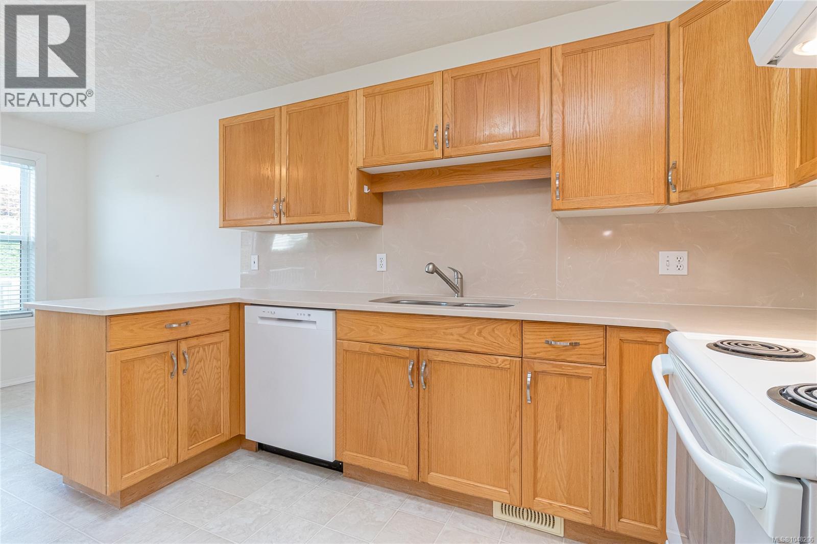 #20 815 Dunsmuir Cres - 13