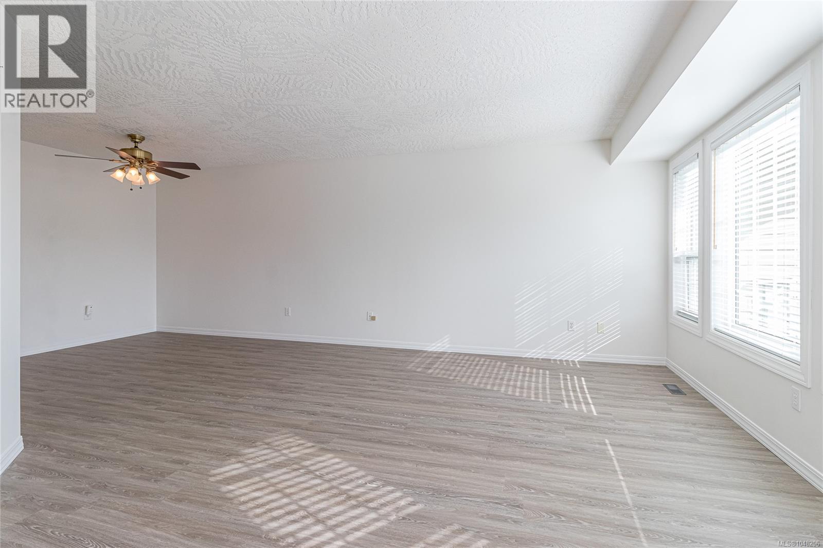 #20 815 Dunsmuir Cres - Image 6