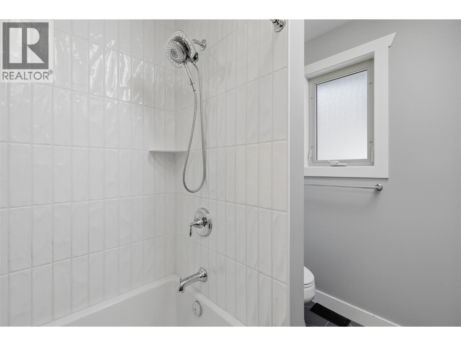 636 BRAEMAR Drive - 27