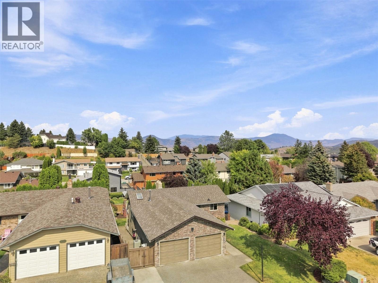 636 BRAEMAR Drive - 52