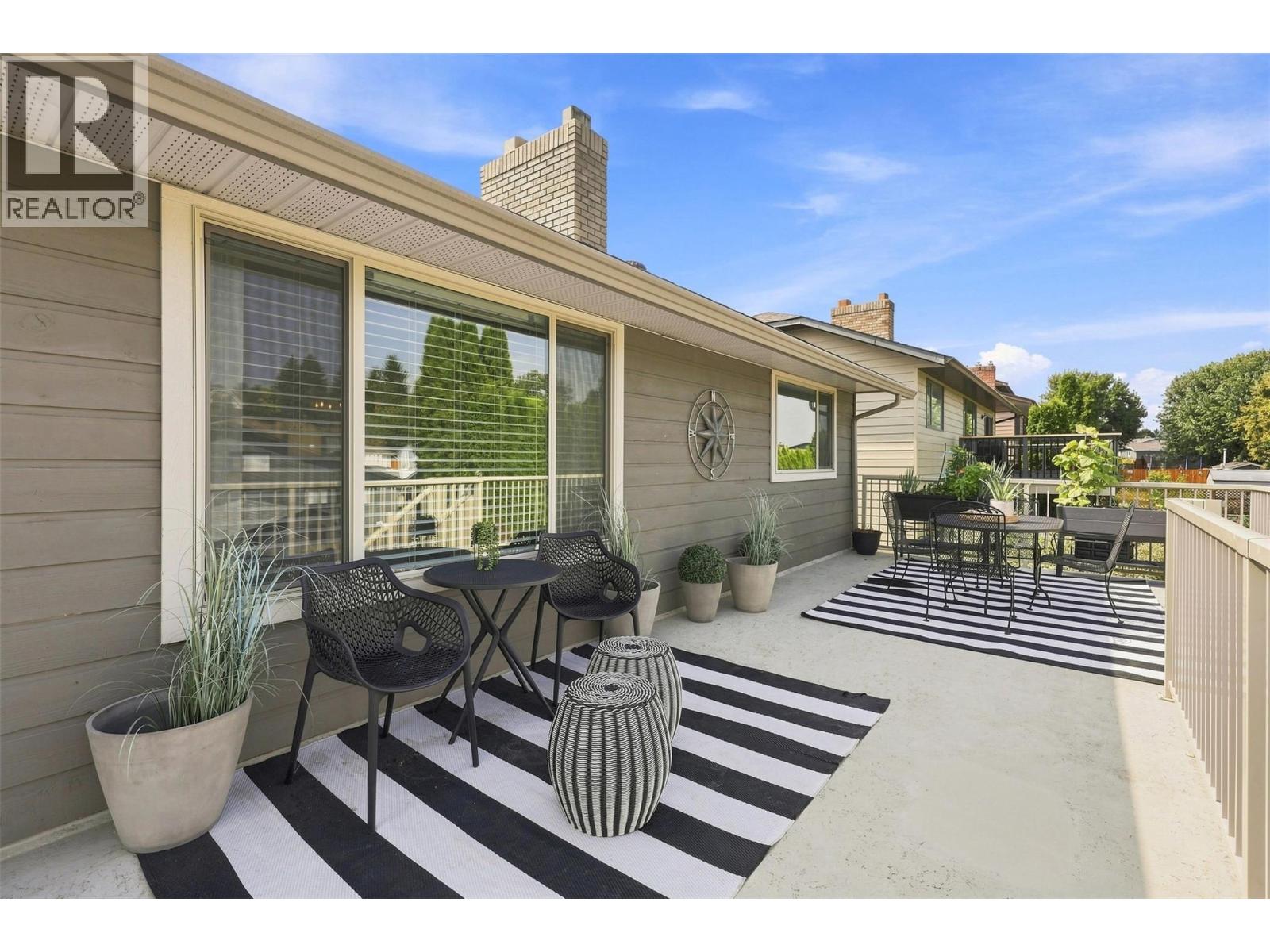 636 BRAEMAR Drive - Image 20