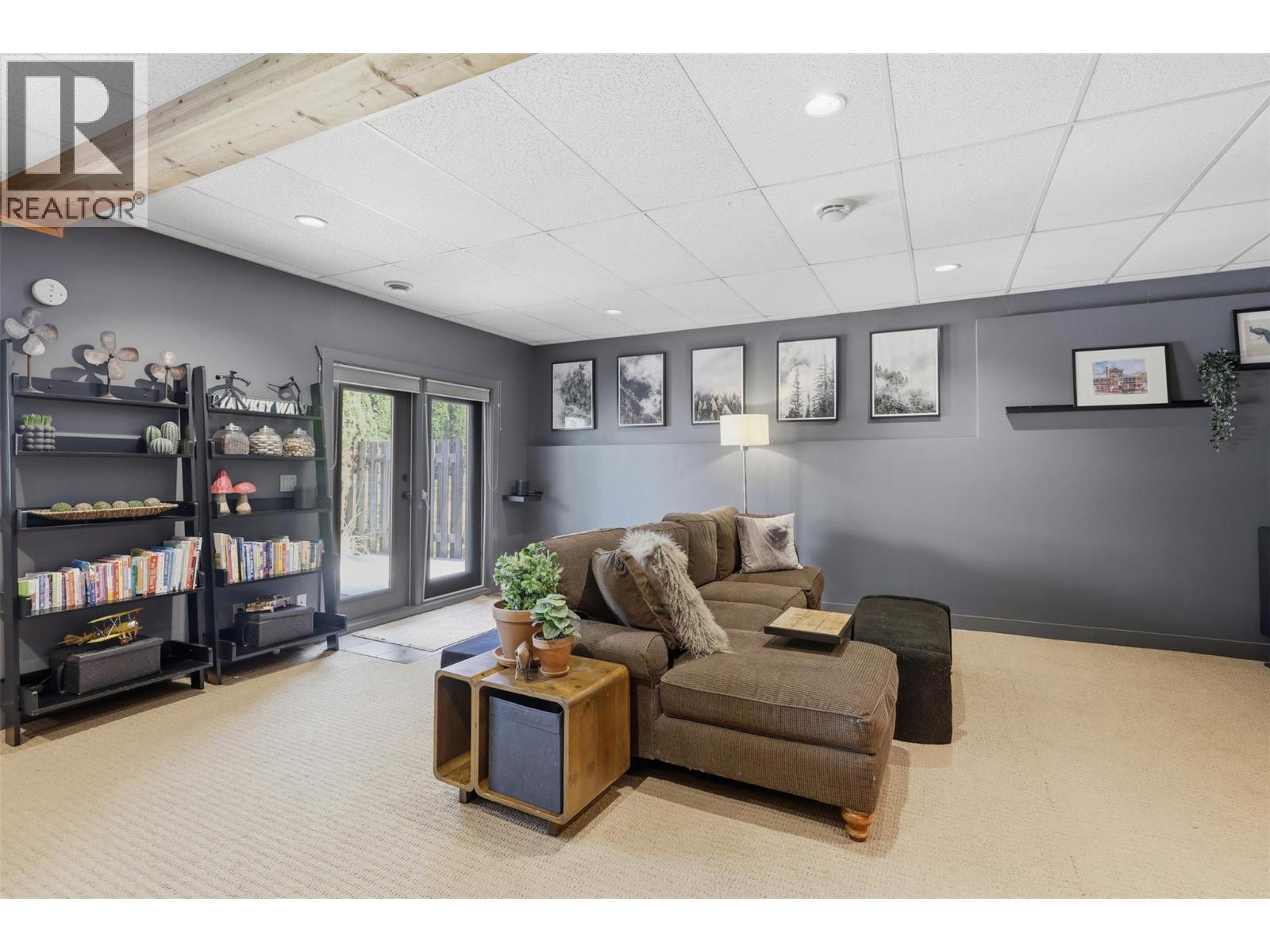 636 BRAEMAR Drive - Image 35