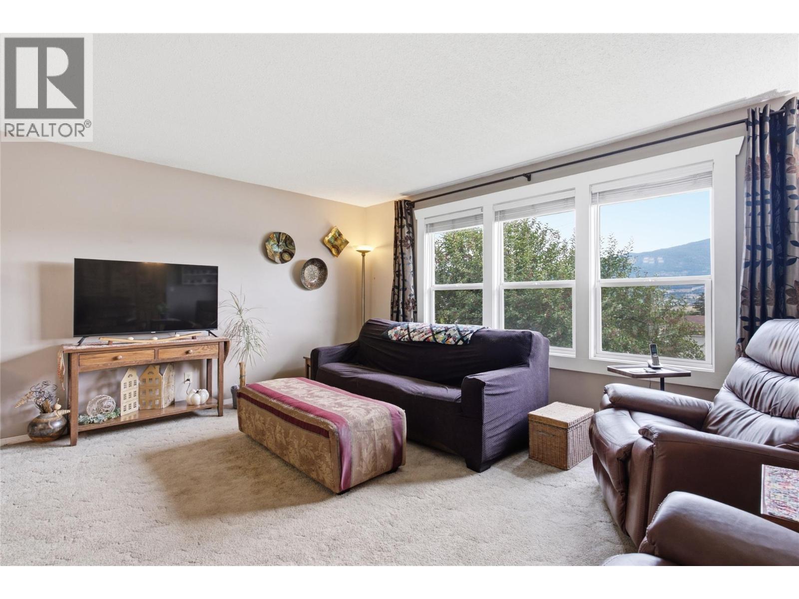 2463 Reid Avenue, Merritt, British Columbia, V1K1H6, Merritt, British Columbia — photo 5 of 5