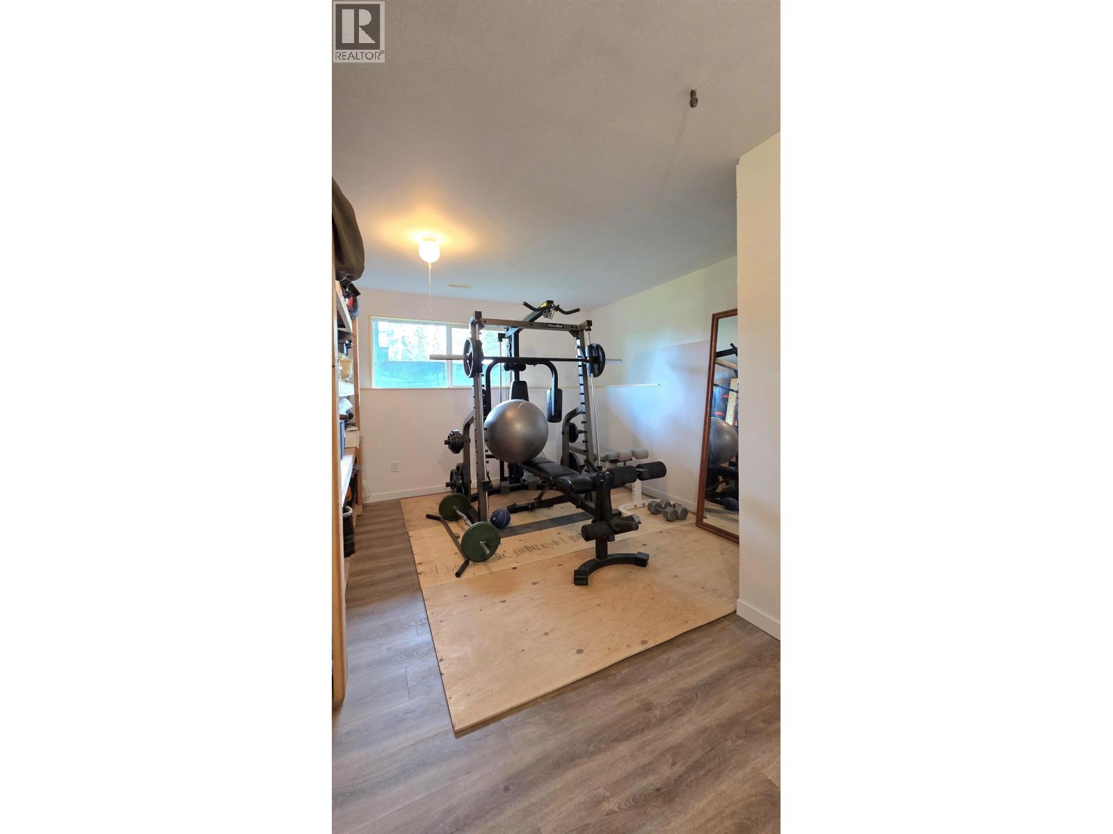 2261 EAGLE CREEK ROAD - Image 17