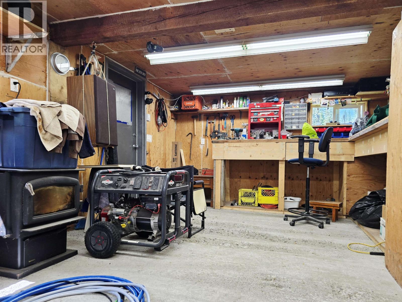 2261 EAGLE CREEK ROAD - 33