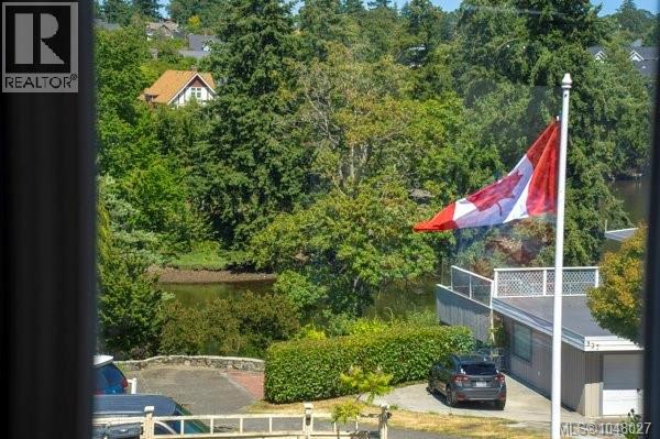 928 Mesher Pl, Esquimalt