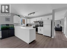 Bathroom - 928 Mesher Pl, Esquimalt, BC V9A6Z1 Photo 12
