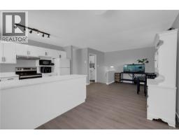 Living room - 928 Mesher Pl, Esquimalt, BC V9A6Z1 Photo 14