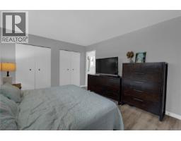 Family room - 928 Mesher Pl, Esquimalt, BC V9A6Z1 Photo 17
