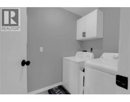 928 Mesher Pl, Esquimalt, BC V9A6Z1 Photo 27