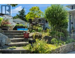 928 Mesher Pl, Esquimalt, BC V9A6Z1 Photo 32