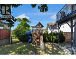 928 Mesher Pl, Esquimalt, BC V9A6Z1 Photo 35