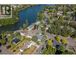 928 Mesher Pl, Esquimalt, BC V9A6Z1 Photo 36