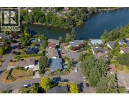 928 Mesher Pl, Esquimalt, BC V9A6Z1 Photo 37