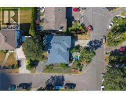 928 Mesher Pl, Esquimalt, BC V9A6Z1 Photo 38