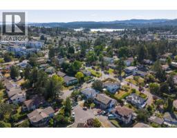 928 Mesher Pl, Esquimalt, BC V9A6Z1 Photo 40