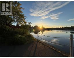 928 Mesher Pl, Esquimalt, BC V9A6Z1 Photo 46