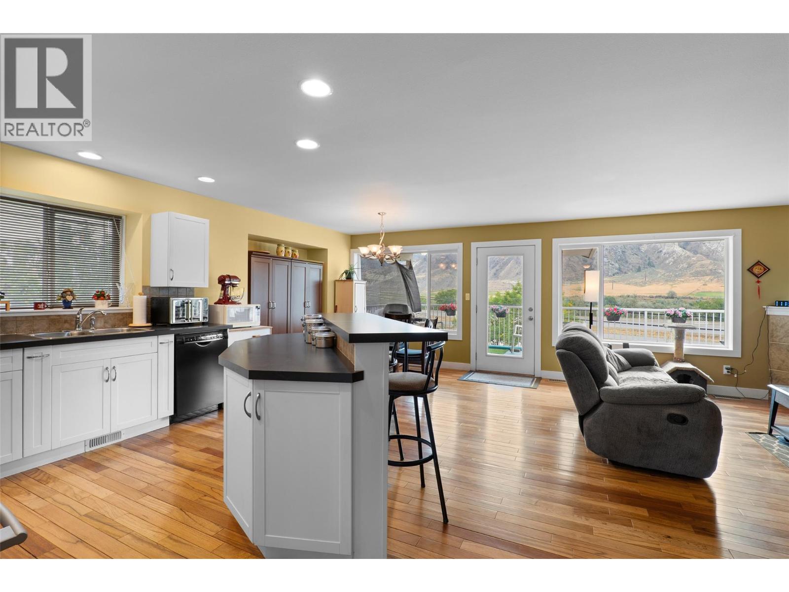 7304 RAMBLER Place, Kamloops, British Columbia, V2C6Z1, Kamloops, British Columbia — photo 4 of 5