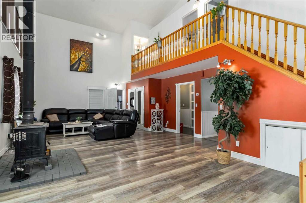 54 Poplar Crescent, Gregoire Lake Estates — photo 4